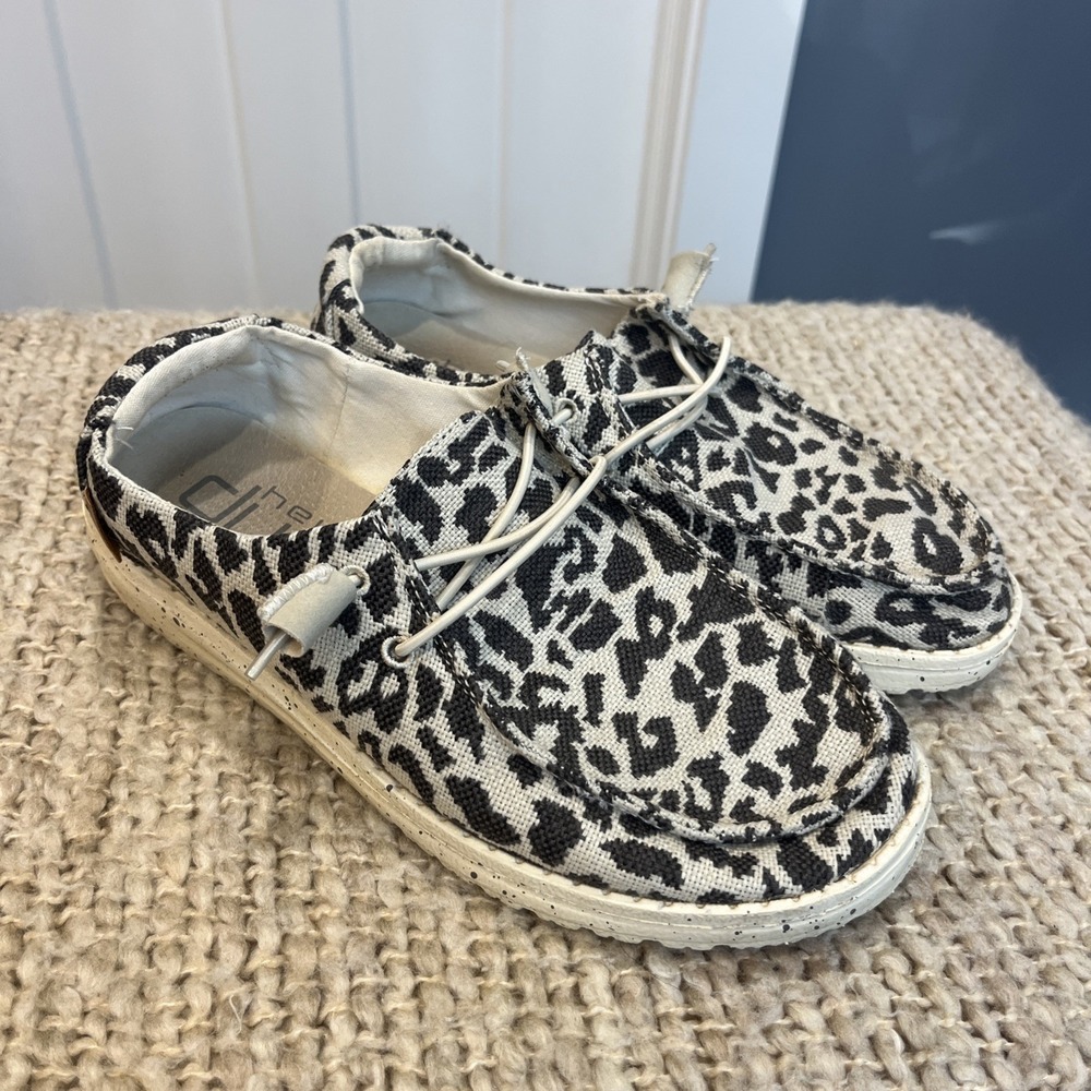 Hey Dude Wendy Woven Cheetah Shoes Womens‎ Size 7 Gray Slip On Comfort Casual